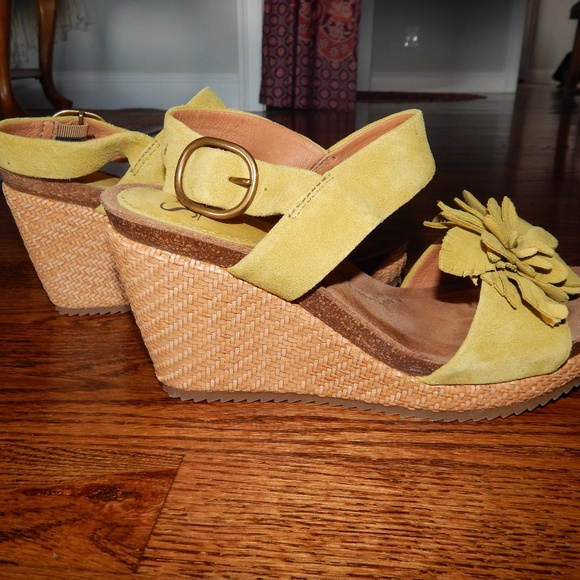 Sofft Platform Wedge Heel Sandal - Picture 3 of 10